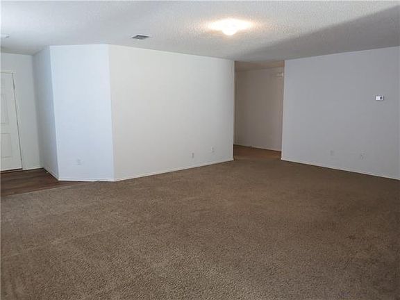 3rd image of 2821 Hillside Dr