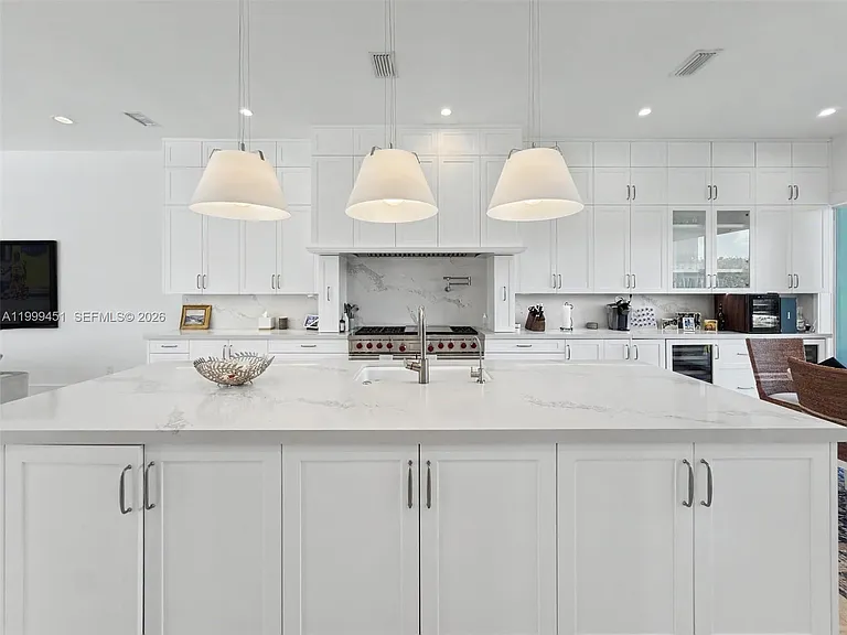13689 Deering Bay Dr — Photo 20