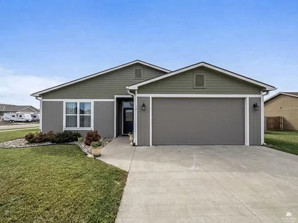 101 Bob White Cir, Riley, KS 66531