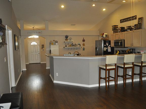 3rd image of 12863 Winthrop Cove Dr