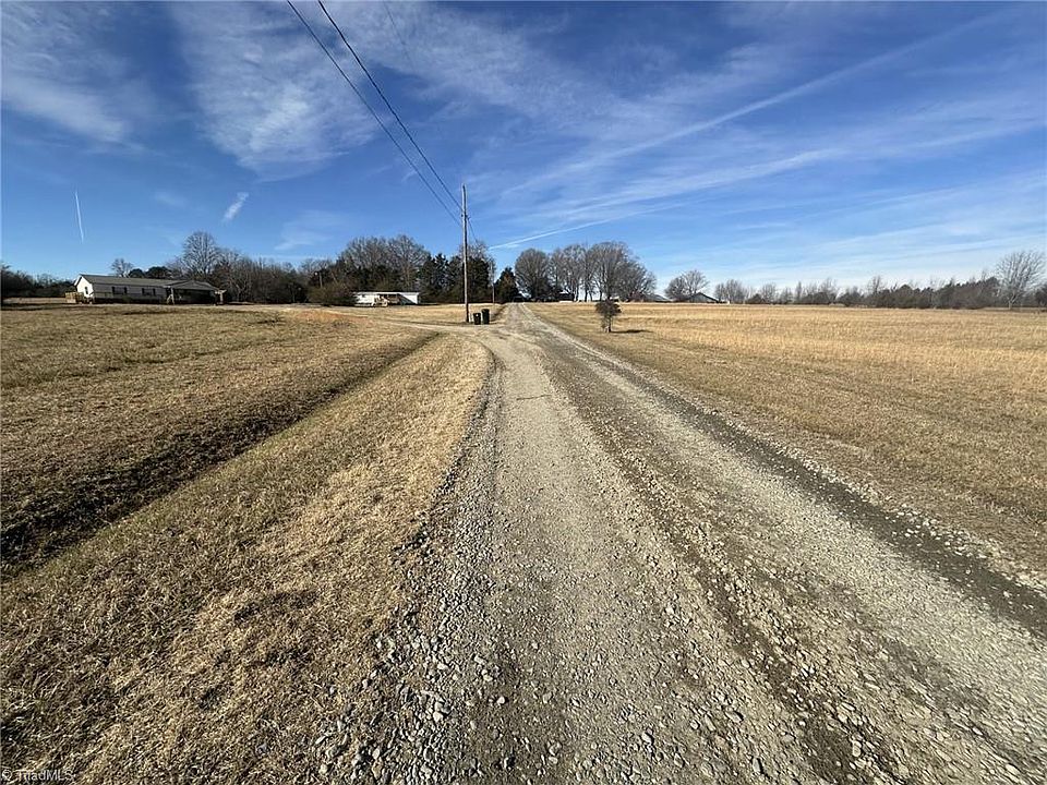 2nd image of 4026 Mecum Rd