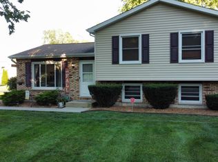 6702 Rose Ave, Crystal Lake, IL 60014