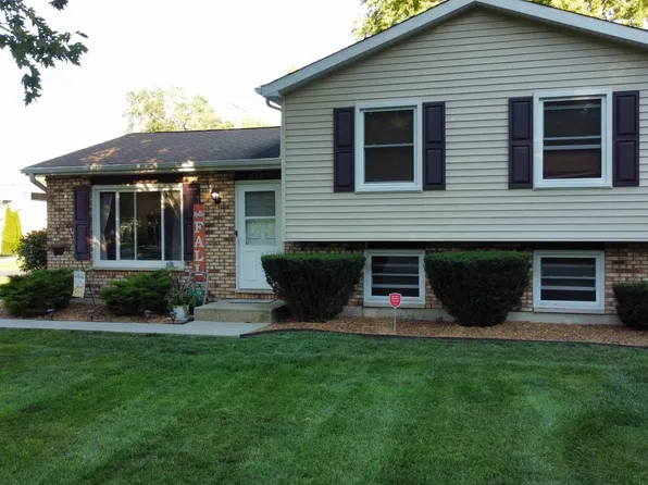 6702 Rose Ave, Crystal Lake, IL 60014
