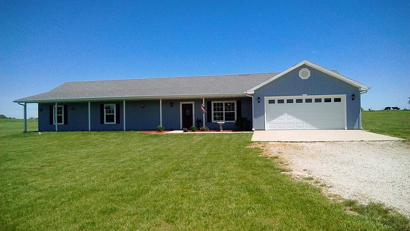 313 SW 1451 Road : Front porch is