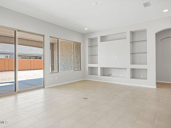 3rd image of 26966 W MAPLE Drive