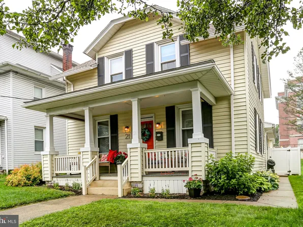 21 E Areba Ave, Hershey, PA 17033