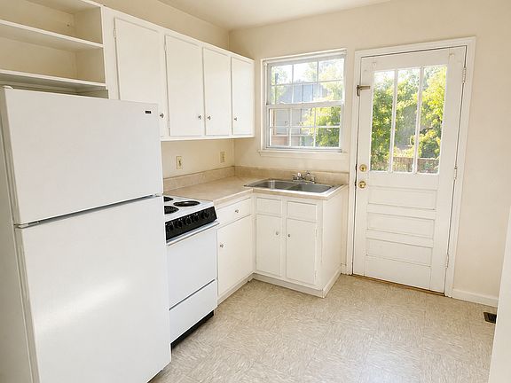 2nd image of 15 Ezelle St APT A