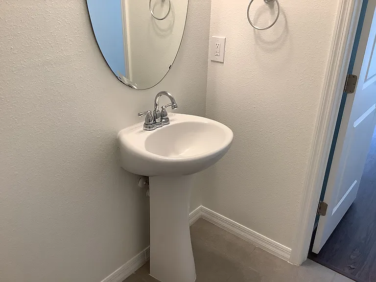 807 Wiltonway Dr — Photo 6