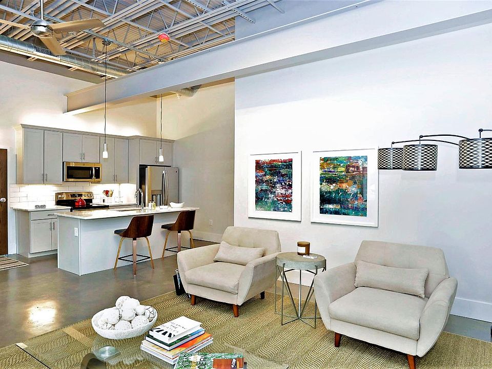 1st image of 480 Skain St #204