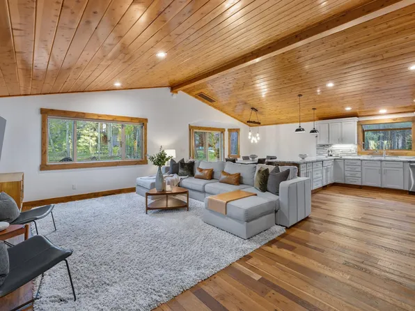 12685 Saint Moritz Ln, Truckee, CA 96161