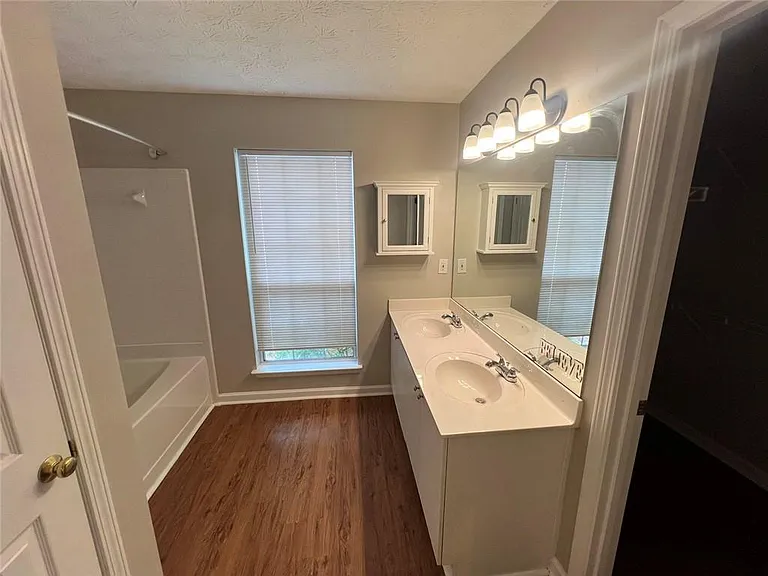 3770 Oak Park Dr — Photo 16