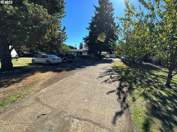 12615 NE 49th St, Vancouver, WA 98682