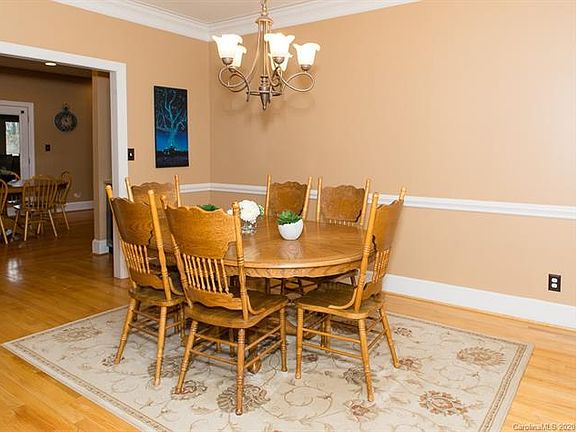 3rd image of 4404 Pebble Pond Dr