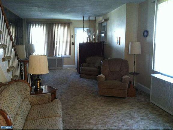 5th image of 1129 Genesee St