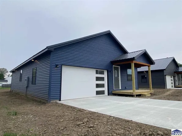 114 N 3rd St, Farmersburg, IN 47850