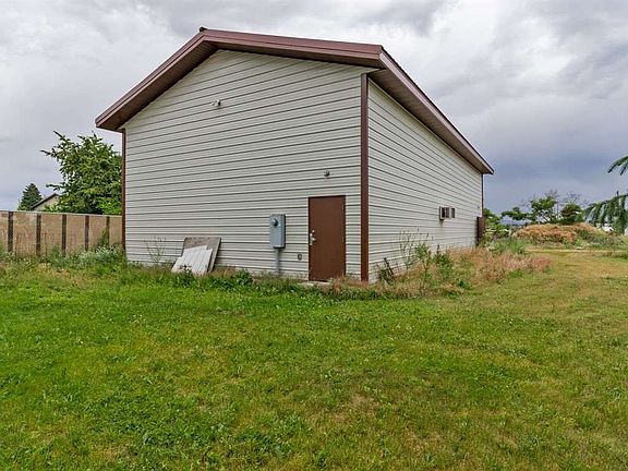 2nd image of 10010 E Empire Ave