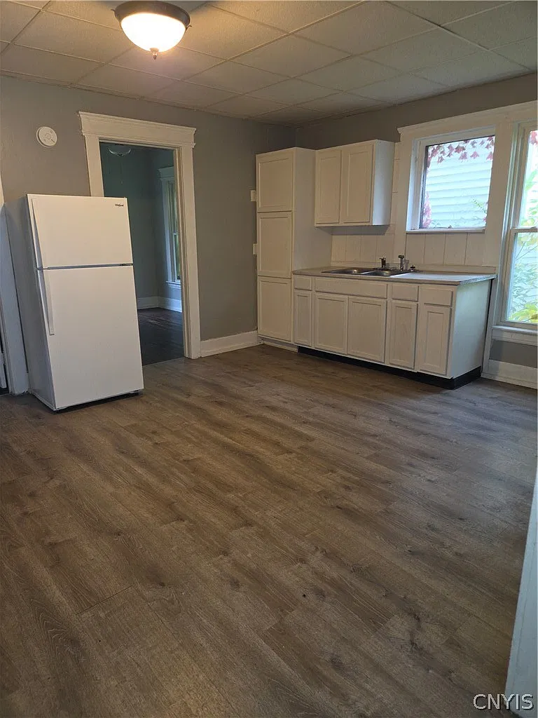 2 bed, 1.0 bath, 5114 sqft, $1,100 — Photo 4