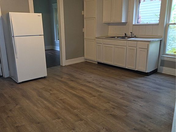 4th image of 400 2nd St
