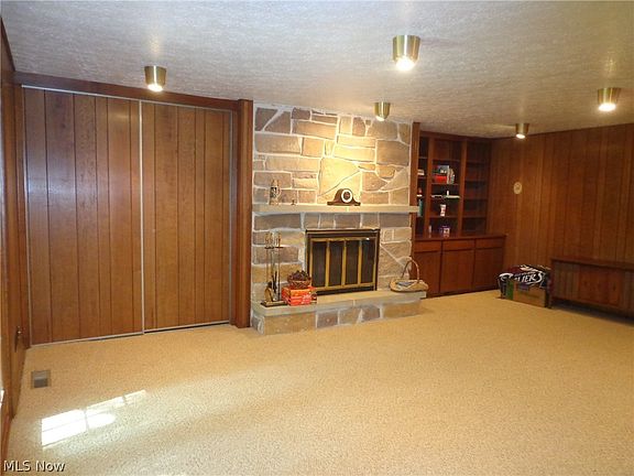 4th image of 9790 Pebble Brook Ln