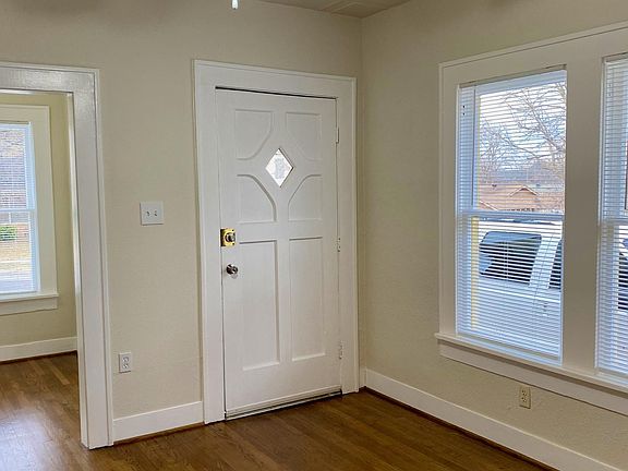 3rd image of 3429 W 6th St
