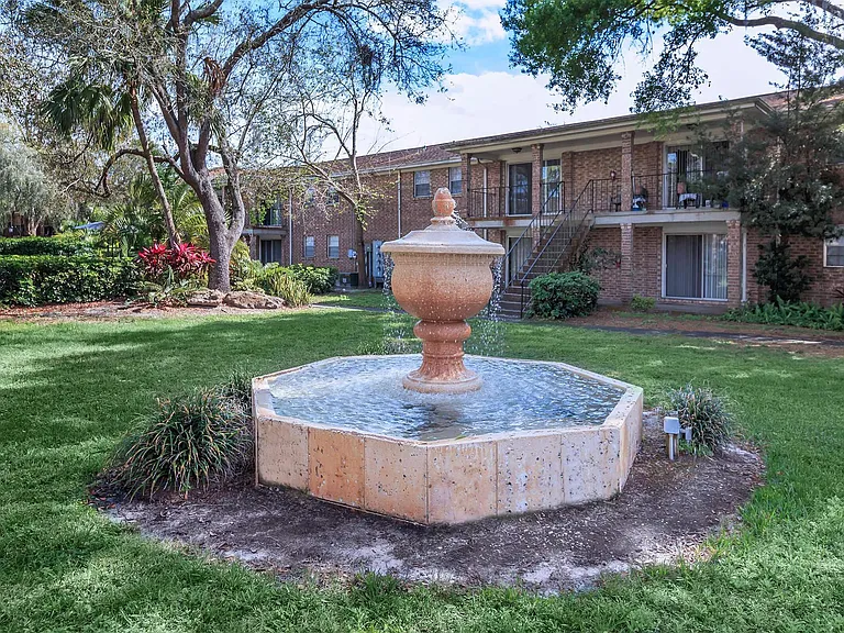 Heritage at Temple Terrace — Photo 14