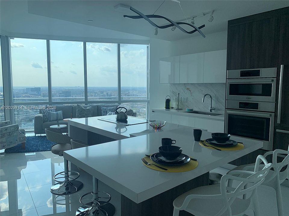 1st image of 851 NE 1st Ave Unit 3404