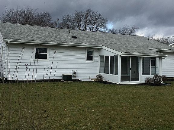 2nd image of 12 S Eastmoor Dr