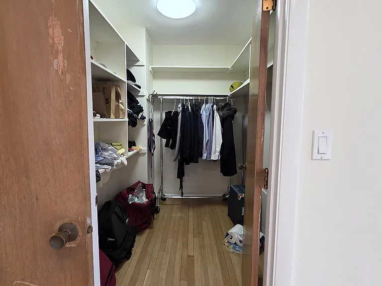 Vernon Towers — Photo 9