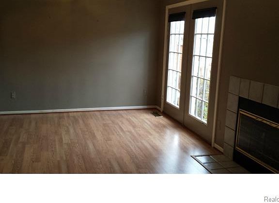 5th image of 43797 Stoney Ln