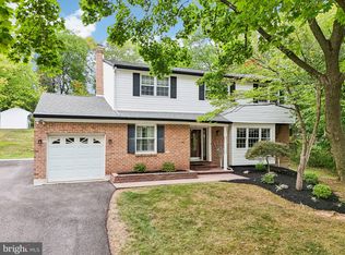 605 Mockingbird Ln, Audubon, PA 19403