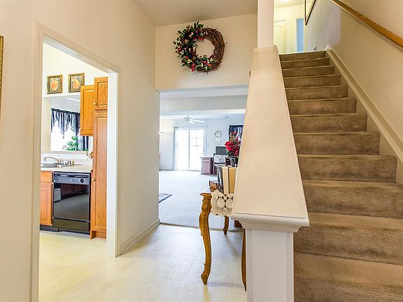 5th image of 169 Acorn Falls Dr