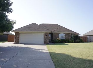 1414 Fairway Dr, Perry, OK 73077