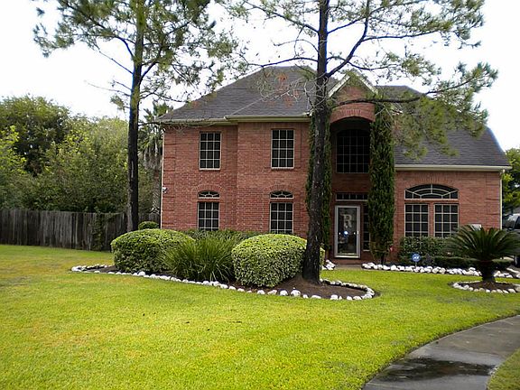 2nd image of 3403 Hornbeam Dr