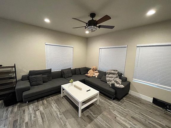 3rd image of 4846 Amelia Vika Ln