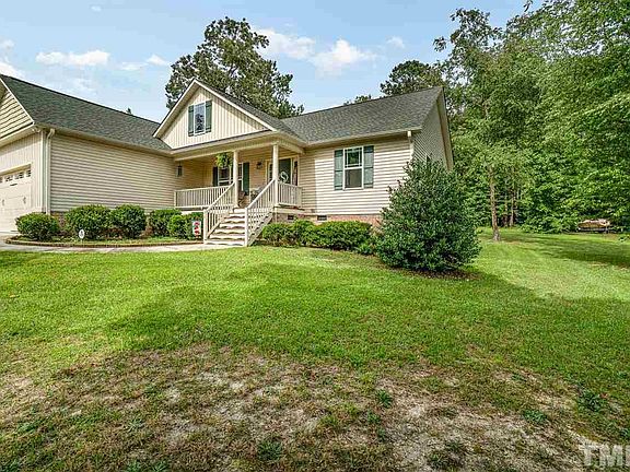 3rd image of 39 Hibernia Ct