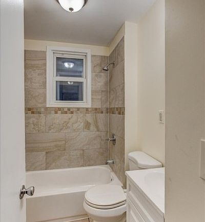 3rd image of 309 7th Ave W #1B