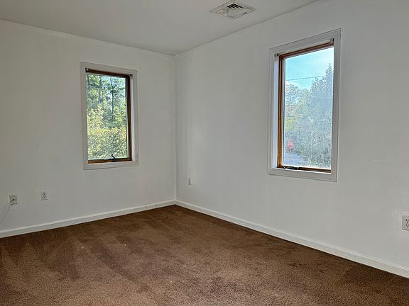 4th image of 1 Jacqueline St APT 2