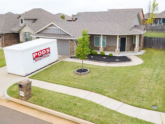 3rd image of 8413 NW 141st Cir
