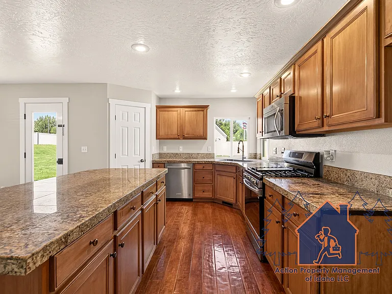 3170 N Lancer Ave — Photo 15