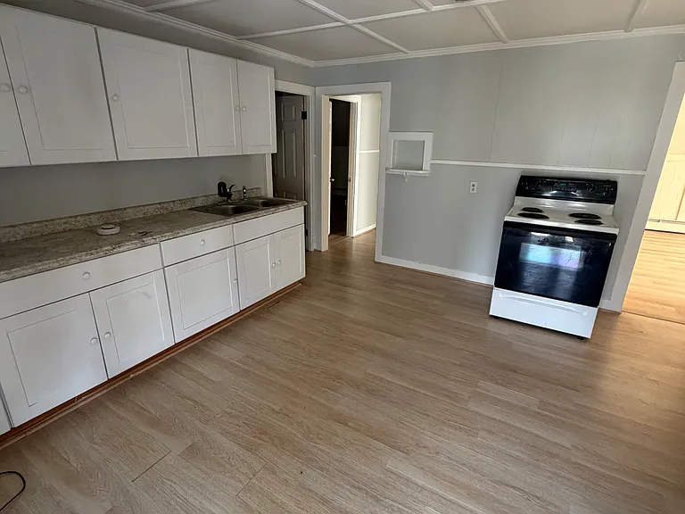 2 Gray Ave #2 — Photo 7