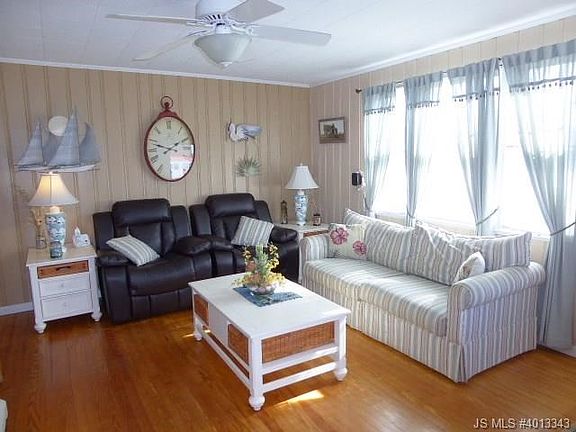 5th image of 900 N Beach Ave APT 2