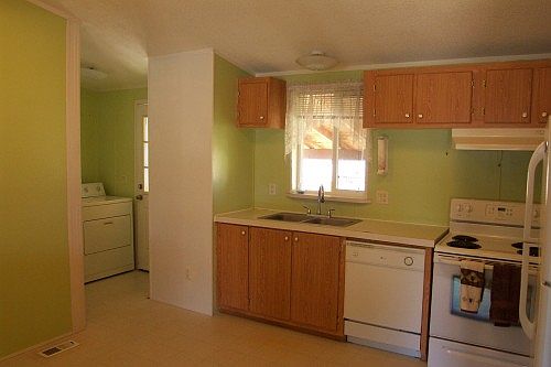 5th image of 11108 E Alki Ave