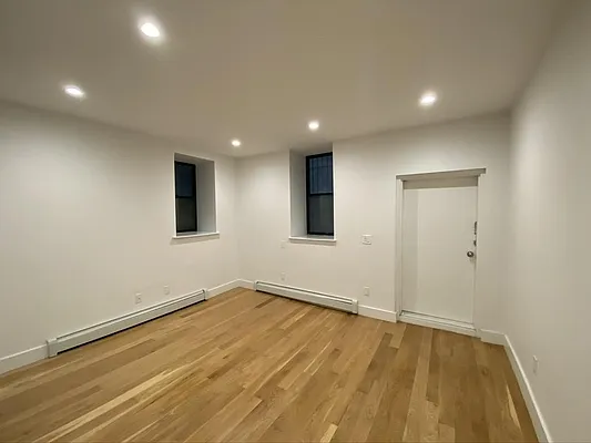 Rented by Maz Group NY | media 3