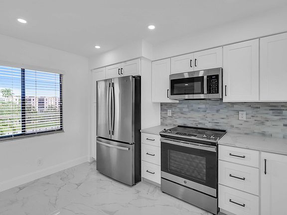5th image of 7270 Ashford Place #304