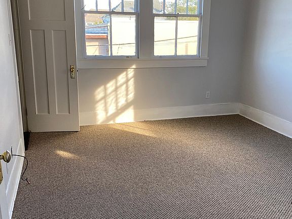 3rd image of 1716 Constantinople St