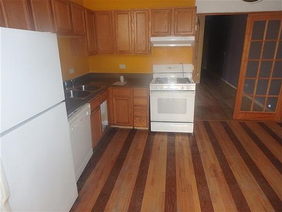 3rd image of 4420 S Vincennes Ave