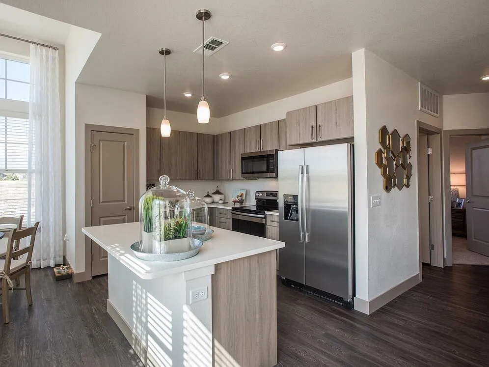 Avalon Southlands — Photo 4