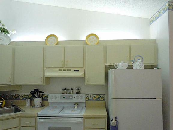 5th image of 12202 Fox Chase Dr