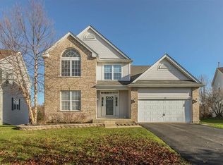 15 N Inverness Ct, Round Lake, IL 60073