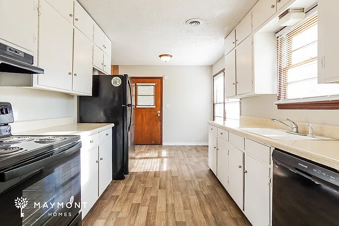 3 bed, 1.0 bath, 1120 sqft, $1,245 — Photo 4